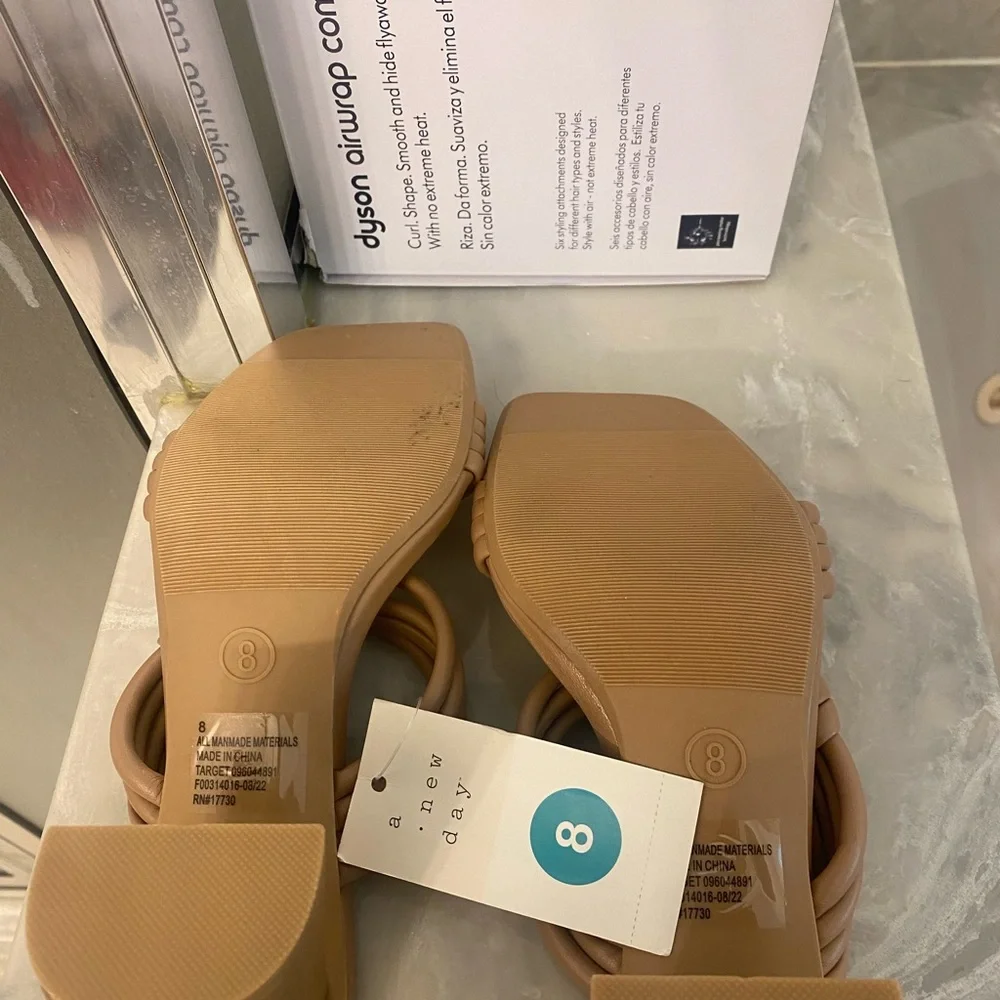 New day 2 pairs NWT - Picture 5 of 7